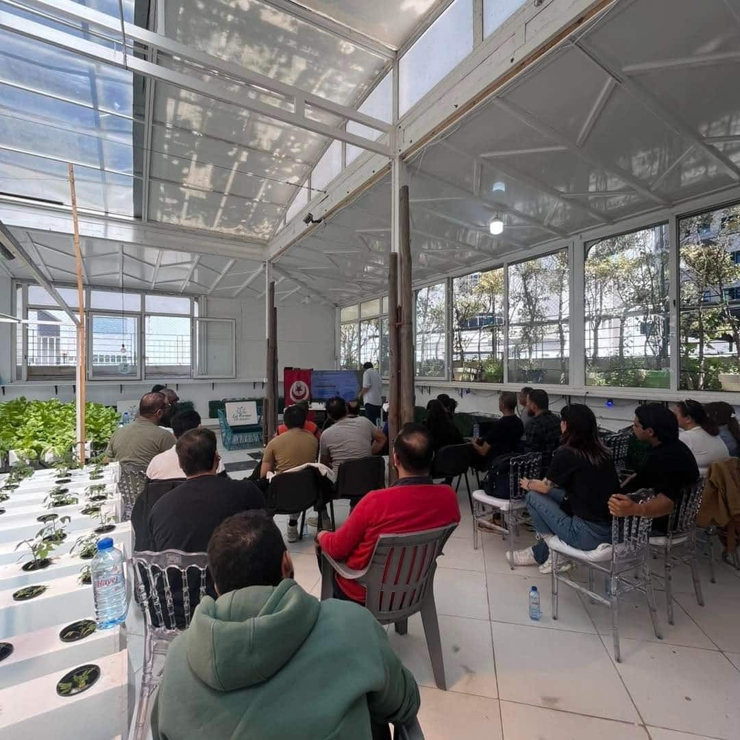 A hydroponics training seminar led by La Ferme Urbaine